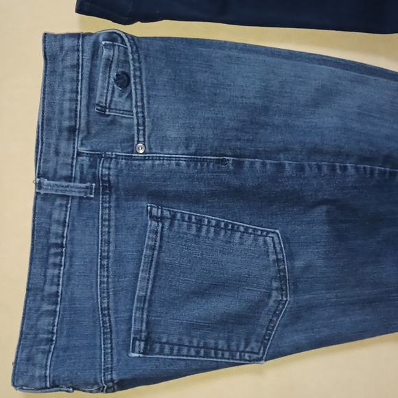 Gloria Vanderbilt Blue Jeans and Navy Capris, Sz 14 - Picture 2 of 11